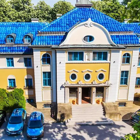 семеен анна-кристина Widin