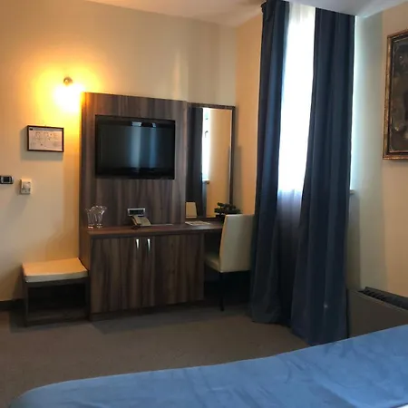 Hotel семеен анна-кристина 3*