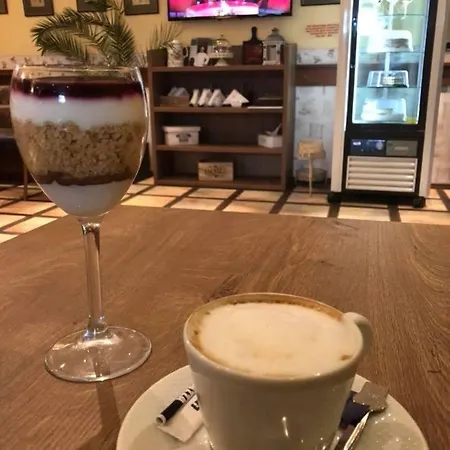 семеен анна-кристина 3*