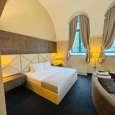 семеен анна-кристина