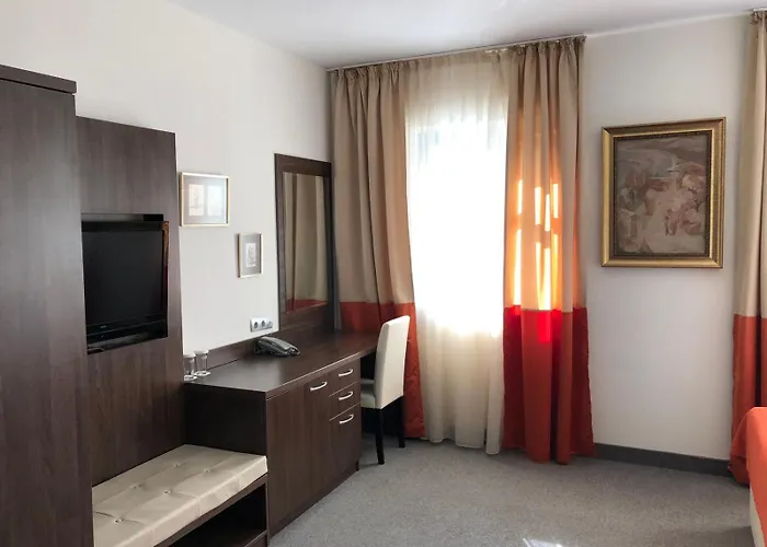 Hotel семеен анна-кристина 3*
